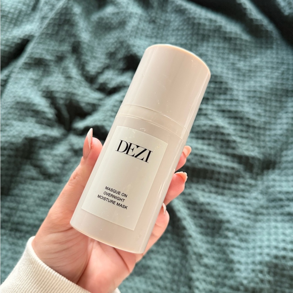 DEZI Hydrating Overnight Mask in Cream